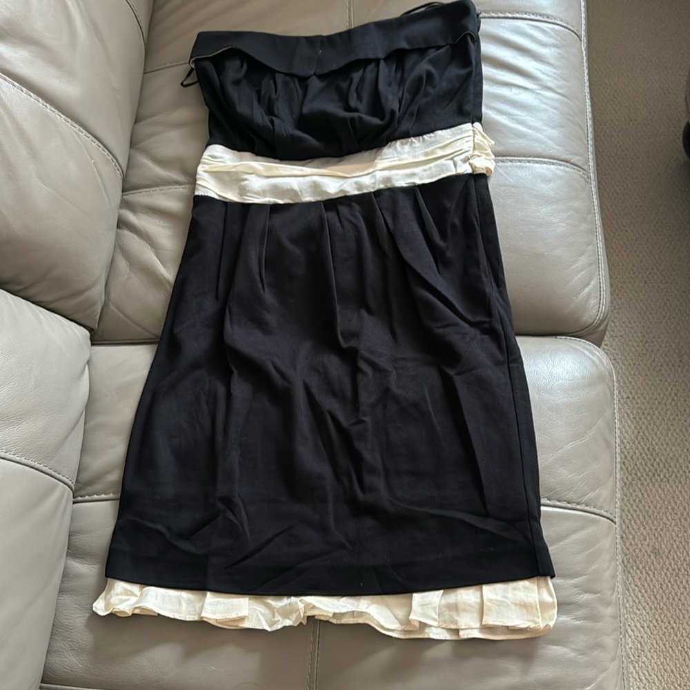 McGinn Knightsbridge dress. Black/cream linen. Small. Strapless.